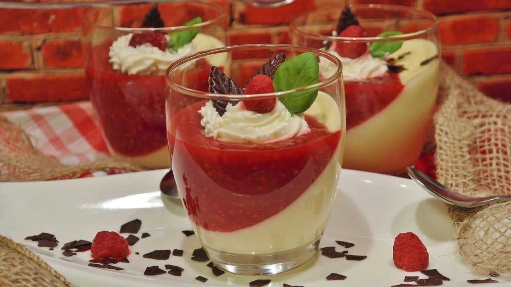 pudding, vanilla pudding, raspberries