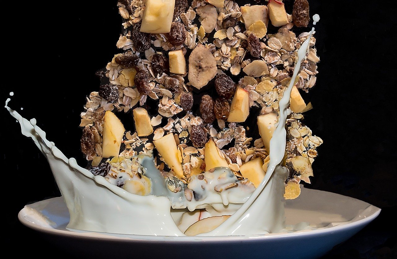 cereal, apples, dried bananas