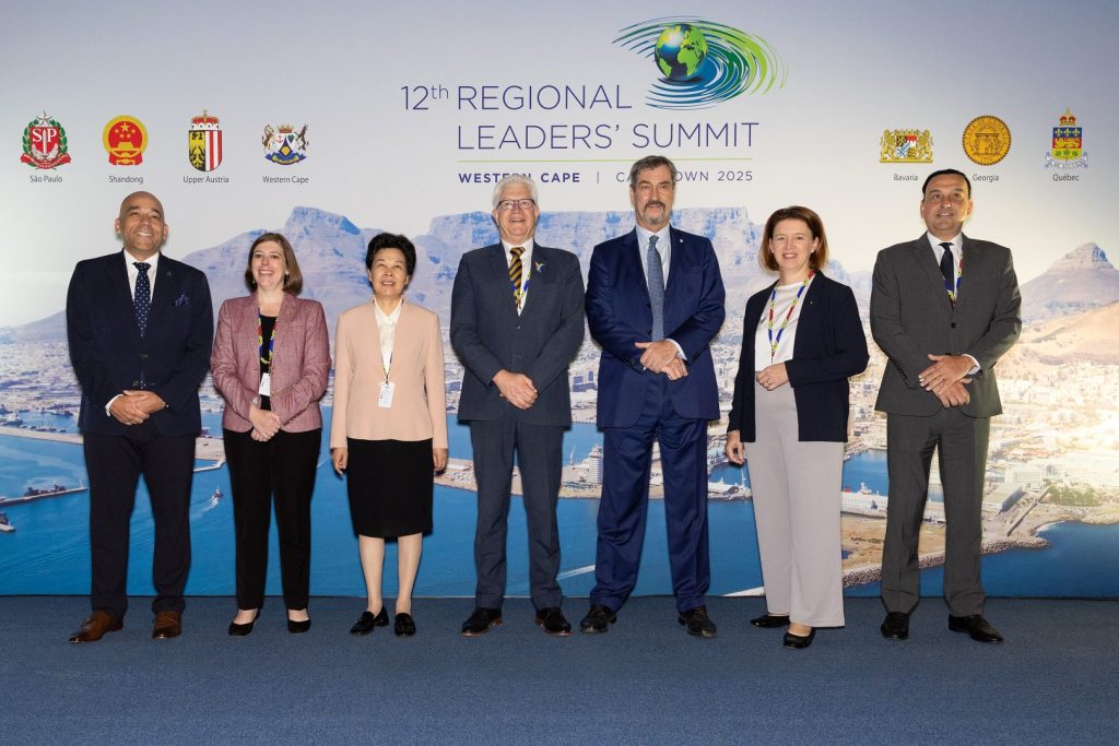 Christopher Skeete, Minister of International. Relations and La Francophonie / Quebec , Mary Waters Chief Administrative Officer /Georgia USA, Ge Huijun, Vorsitzende des Provinzkomitees // Shandong, Alan Winde Premier Westkap,Markus Söder Ministerpräsident / Bayern, Landesrätin Michaela Langer Weninger OÖ, Felicio Ramuth, Vize Gouvernor / Sao Paolo