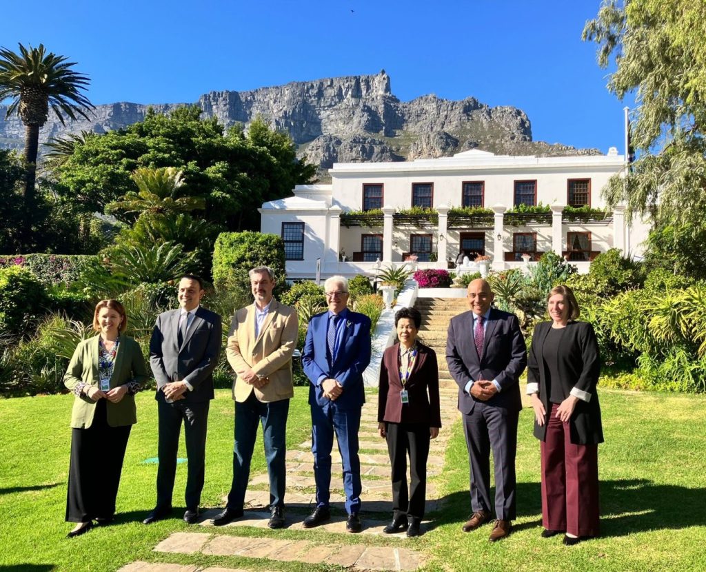 Landesrätin Michaela Langer Weninger OÖ, Felicio Ramuth, Vize Gouvernor / Sao Paolo Ministerpräsident Markus Söder/ Bayern, Alan Winde Premier Westkap, Ge Huijun, Vorsitzende des Provinzkomitees // Shandong, Christopher Skeete, Minister of International. Relations and La Francophonie / Quebec, Mary Waters Chief Administrative Officer /Georgia