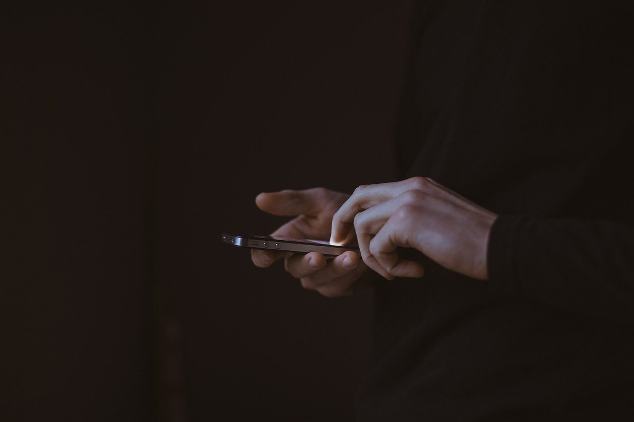 dark, people, man, guy, texting, mobile, phone, electronic, gadget, hand, brown phone, brown mobile, brown dark, brown smartphone, brown telephone, people, people, texting, mobile, phone, phone, phone, phone, phone